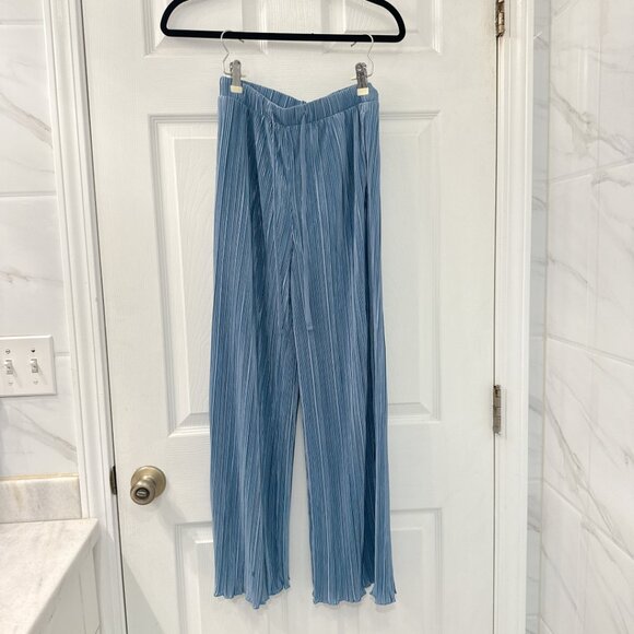 Storets Liz Plisse Pants - Picture 3 of 8